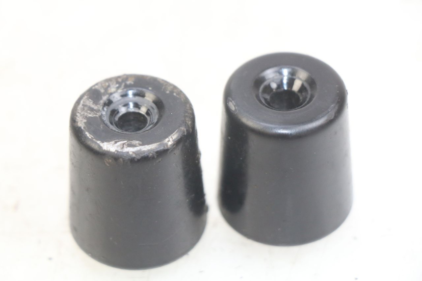 photo de EMBOUT DE GUIDON SYM CROX 4T 50 (2016 - 2023) - Autre angle de vue