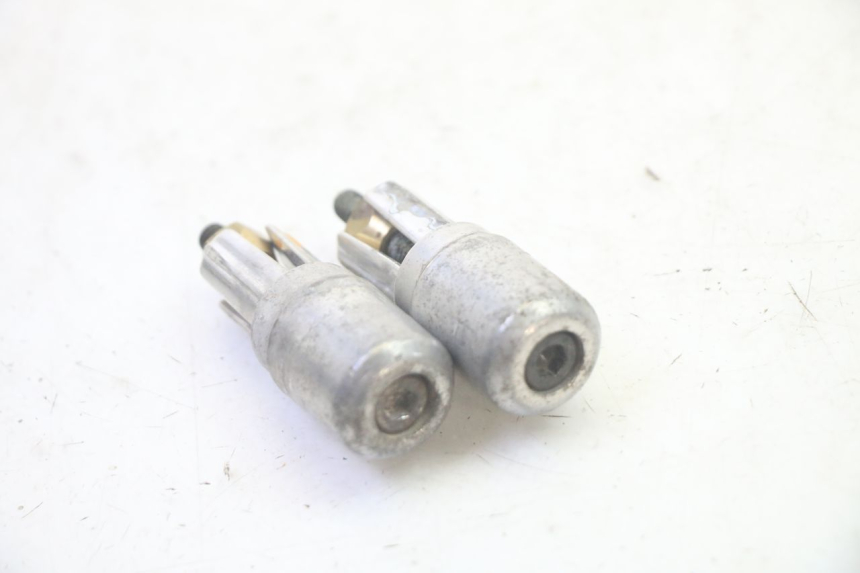 photo de EMBOUT DE GUIDON PEUGEOT ELYSEO 125 (1999 - 2004) - Zoom état d’usage