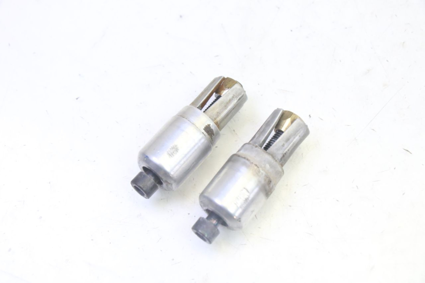 photo de EMBOUT DE GUIDON PEUGEOT ELYSTAR 50 (2002 - 2014) - Autre angle de vue