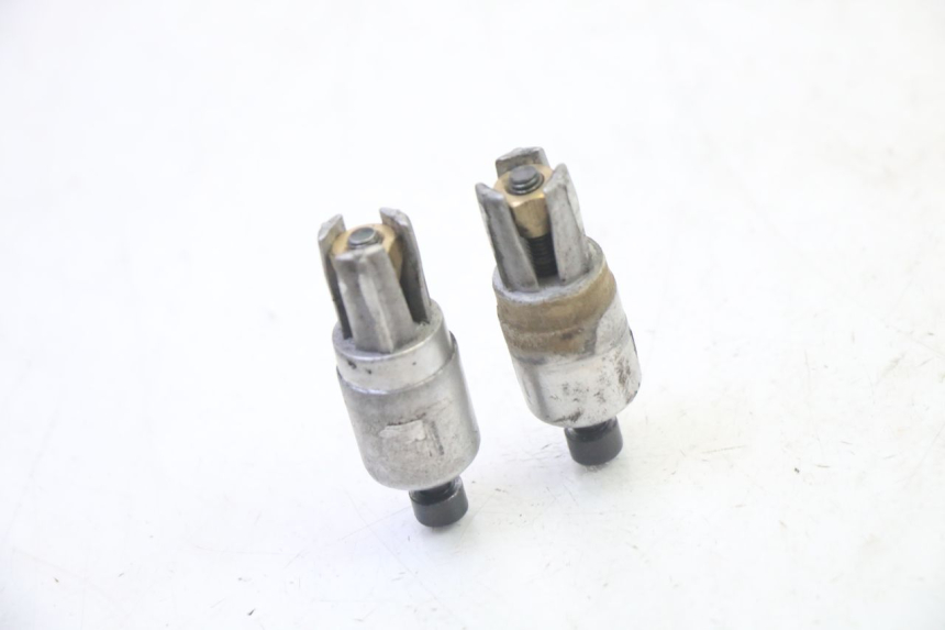 photo de EMBOUT DE GUIDON PEUGEOT ELYSTAR 50 (2002 - 2014) - Détail de la pièce