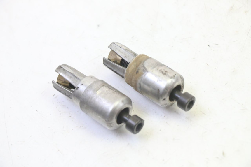 photo de EMBOUT DE GUIDON PEUGEOT ELYSTAR 50 (2002 - 2014) - Zoom état d’usage