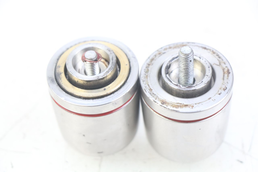 photo de EMBOUT DE GUIDON YAMAHA FJR ABS 1300 (2006 - 2012) - Détail de la pièce