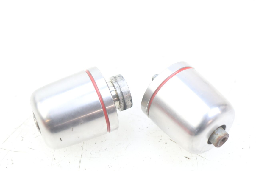 photo de EMBOUT DE GUIDON YAMAHA FJR ABS 1300 (2006 - 2012) - Zoom état d’usage