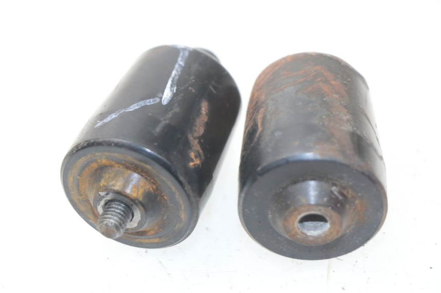 photo de EMBOUT DE GUIDON YAMAHA FZ8 800 (2010 - 2016) - Zoom état d’usage