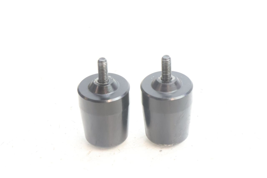 photo de EMBOUT DE GUIDON YAMAHA FZ8 800 (2010 - 2016) - Gros plan technique