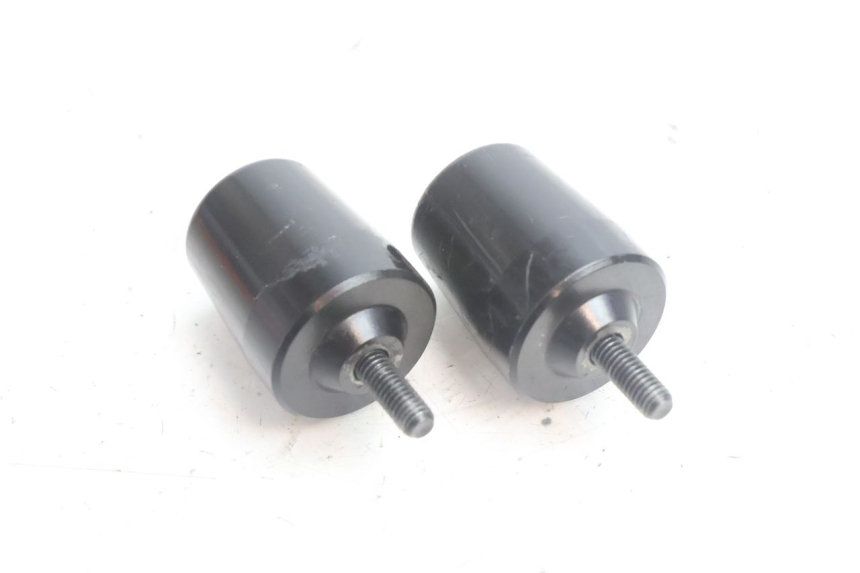 photo de EMBOUT DE GUIDON YAMAHA FZ8 800 (2010 - 2016) - Vue d’ensemble