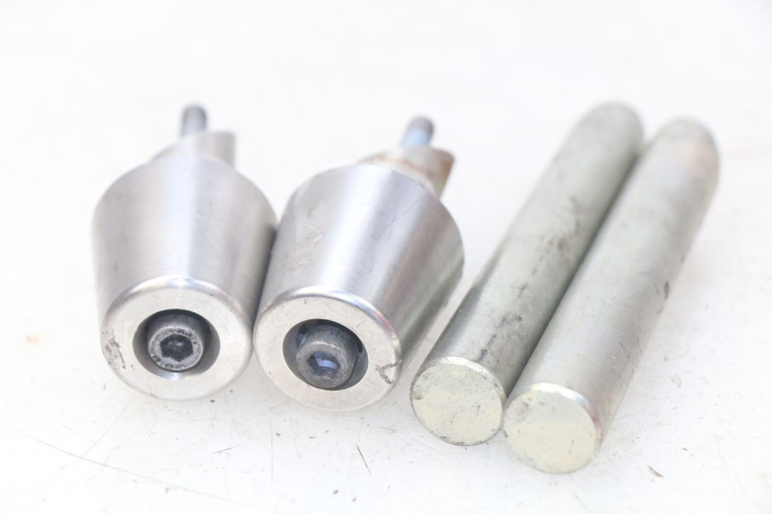 photo de EMBOUT DE GUIDON PEUGEOT GEOPOLIS 400 (2007 - 2013) - Vue principale