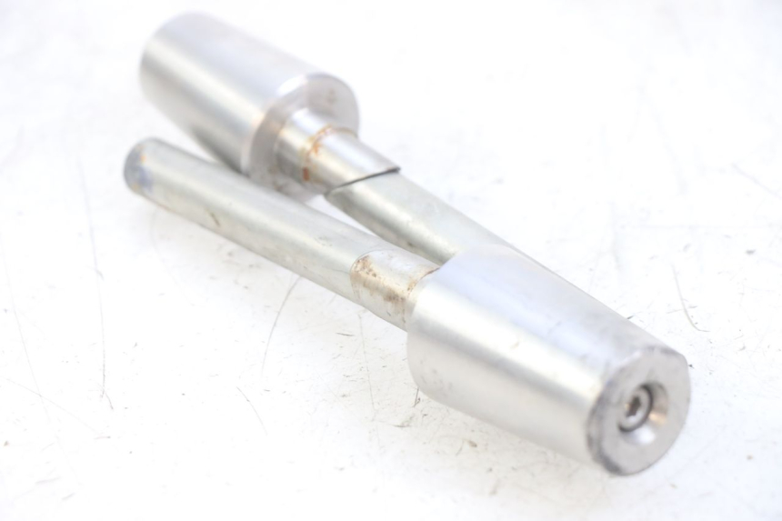 photo de EMBOUT DE GUIDON PEUGEOT GEOPOLIS RS 125 (2007 - 2009) - Vue principale