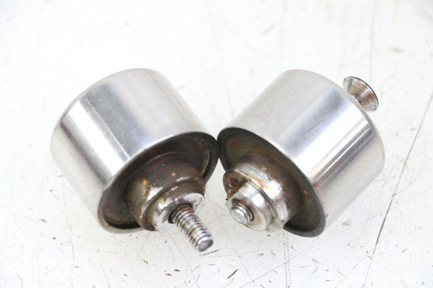 photo de EMBOUT DE GUIDON HONDA FES S-WING SWING 125 (2007 - 2015) - Zoom état d’usage