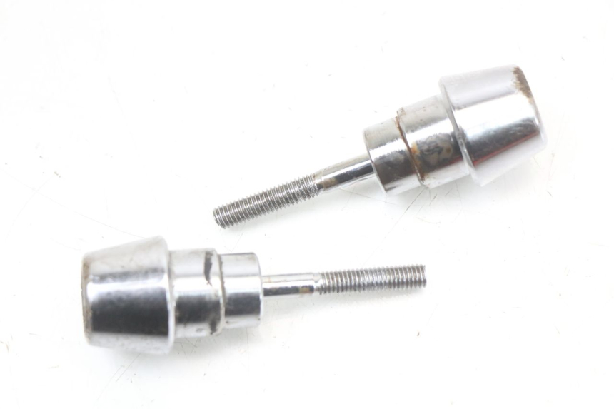 photo de EMBOUT DE GUIDON PEUGEOT KISBEE 2T 50 (2018 - 2022) - Zoom état d’usage