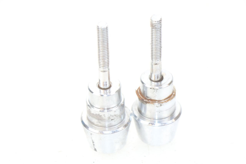 photo de EMBOUT DE GUIDON PEUGEOT KISBEE 4T 50 (2018 - 2022) - Détail de la pièce