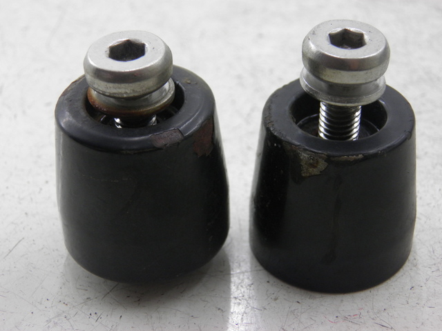 photo de EMBOUT DE GUIDON KYMCO AGILITY CITY 16P 125 (2015 - 2021) - Vue principale