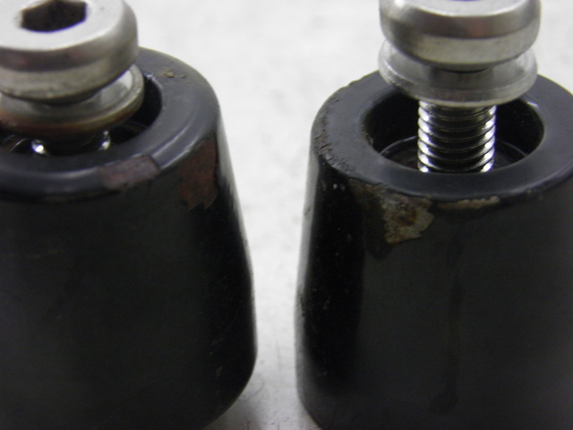 photo de EMBOUT DE GUIDON KYMCO AGILITY CITY 16P 125 (2015 - 2021) - Autre angle de vue