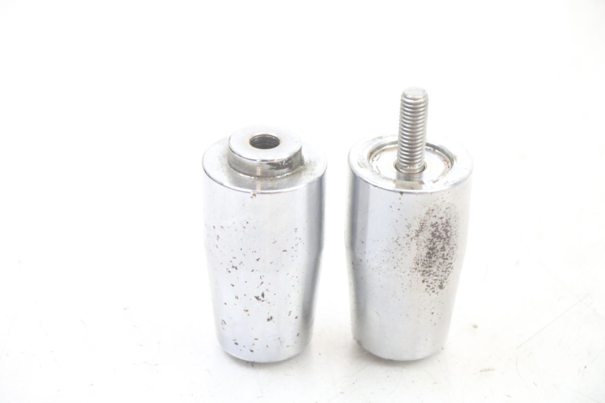 photo de EMBOUT DE GUIDON KYMCO GRAND DINK 125 (2008 - 2014) - Gros plan technique