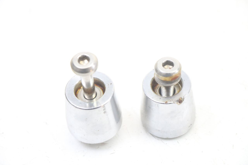 photo de EMBOUT DE GUIDON KYMCO PEOPLE S 125 (2000 - 2008) - Détail de la pièce