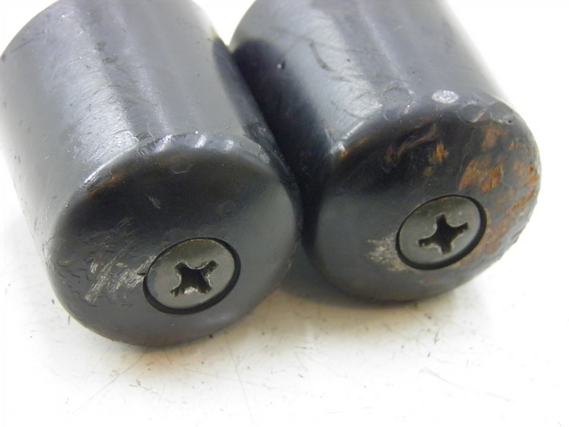 photo de EMBOUT DE GUIDON KYMCO QUANNON NAKED 125 (2010) - Zoom état d’usage