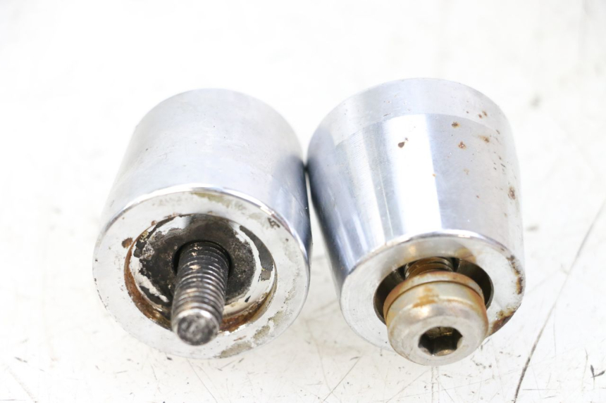 photo de EMBOUT DE GUIDON KYMCO STRYKER OFF ROAD 125 (1999 - 2005) - Zoom état d’usage