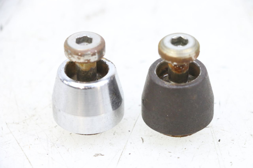 photo de EMBOUT DE GUIDON KYMCO LIKE 125 (2009 - 2016) - Vue principale