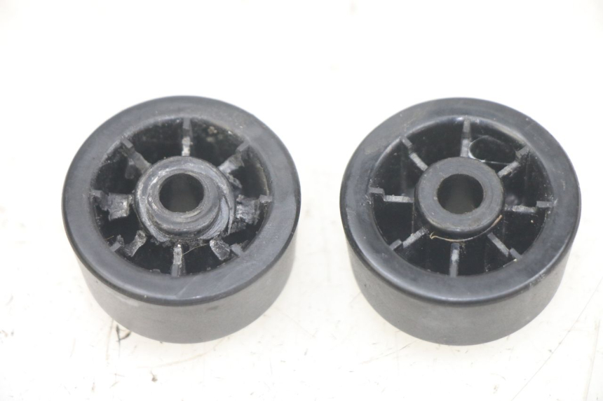 photo de EMBOUT DE GUIDON PIAGGIO MEDLEY 125 (2016 - 2023) - Détail de la pièce