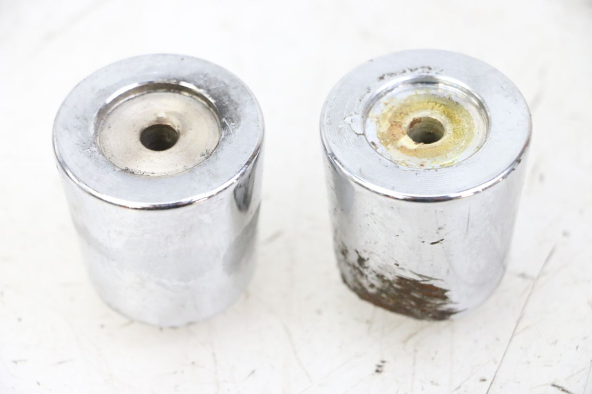 photo de EMBOUT DE GUIDON PIAGGIO MP3 500 (2014 - 2017) - Détail de la pièce