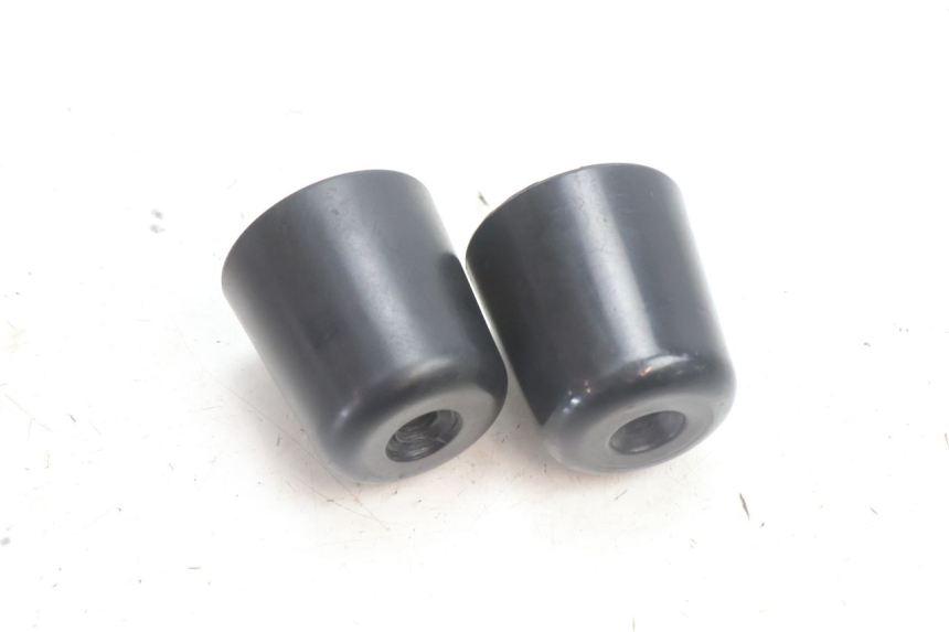 photo de EMBOUT DE GUIDON PIAGGIO MP3 500 (2016 - 2018) - Zoom état d’usage