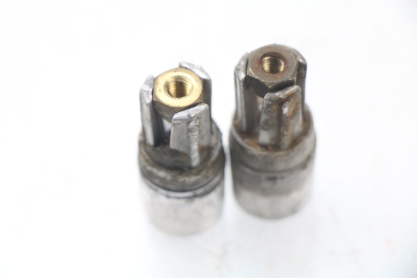 photo de EMBOUT DE GUIDON YAMAHA NEOS NEO'S 4T 50 (2008 - 2016) - Zoom état d’usage