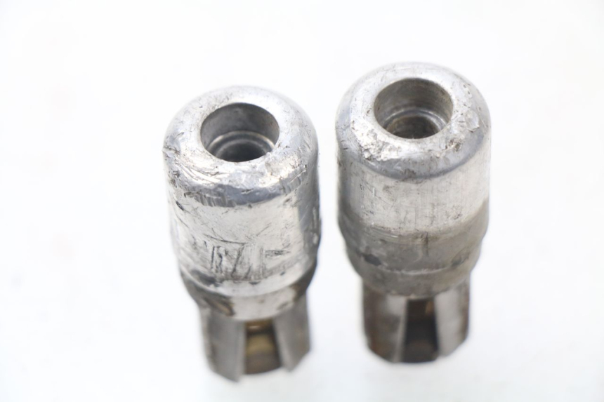 photo de EMBOUT DE GUIDON YAMAHA NEOS NEO'S 4T 50 (2008 - 2016) - Autre angle de vue