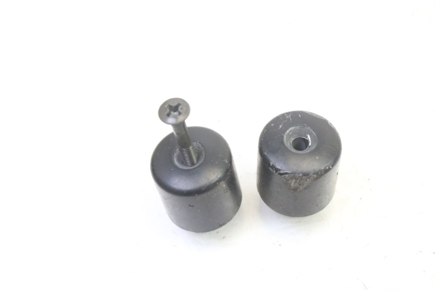 photo de EMBOUT DE GUIDON HONDA NTV DEAUVILLE 650 (2001 - 2006) - Détail de la pièce