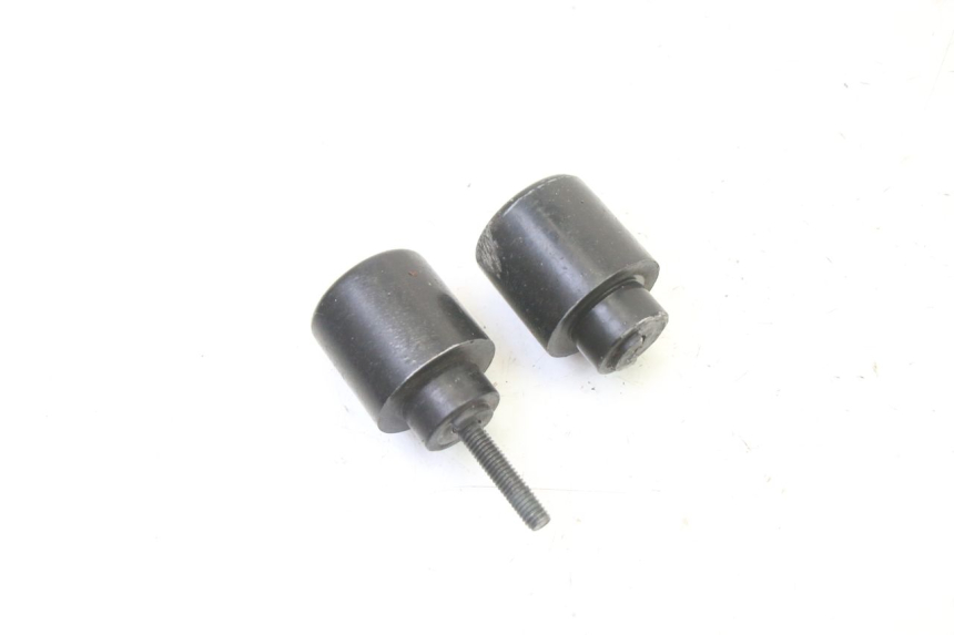 photo de EMBOUT DE GUIDON HONDA NTV DEAUVILLE 650 (2001 - 2006) - Gros plan technique