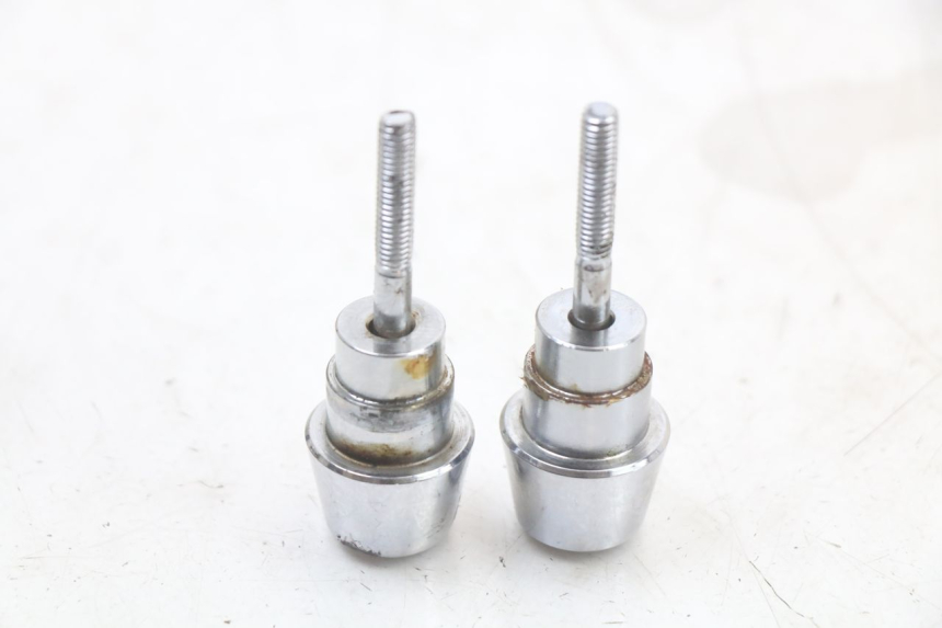 photo de EMBOUT DE GUIDON PEUGEOT KISBEE 2T 50 (2010 - 2017) - Autre angle de vue