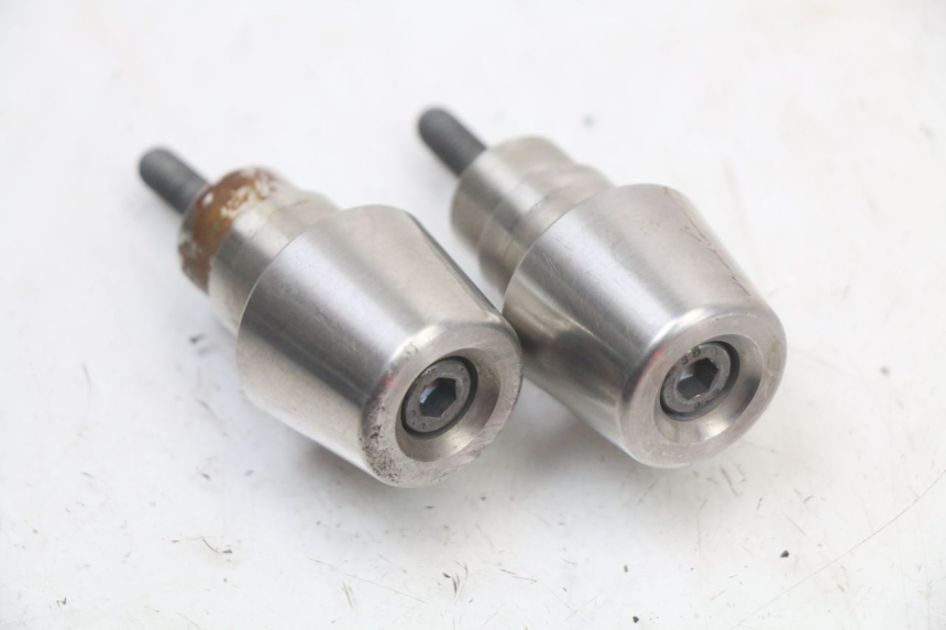 photo de EMBOUT DE GUIDON PEUGEOT SATELIS 125 (2010 - 2012) - Détail de la pièce