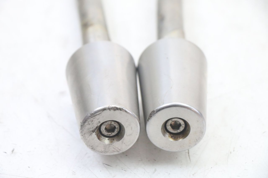 photo de EMBOUT DE GUIDON PEUGEOT SATELIS COMPRESSOR K15 125 (2006 - 2009) - Zoom état d’usage