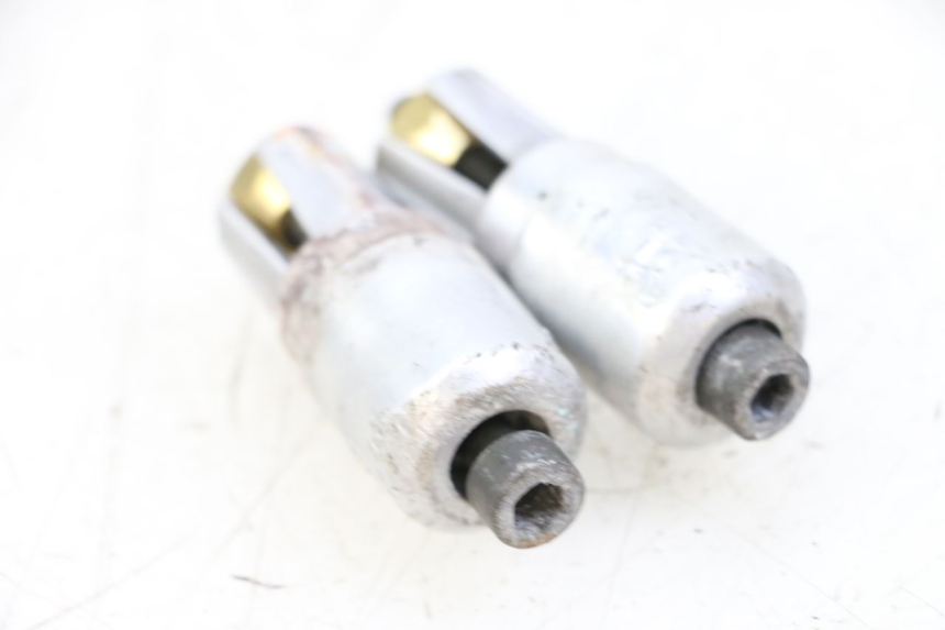 photo de EMBOUT DE GUIDON PEUGEOT TKR TREKKER FURIOUS 50 (2005 - 2014) - Zoom état d’usage