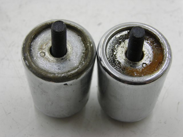 photo de EMBOUT DE GUIDON PIAGGIO X8 125 (2004 - 2007) - Zoom état d’usage