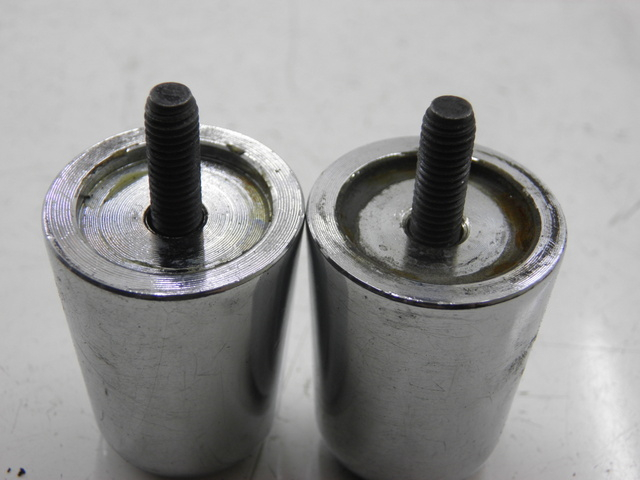 photo de EMBOUT DE GUIDON PIAGGIO XEVO - X EVO 125 (2010 - 2015) - Détail de la pièce