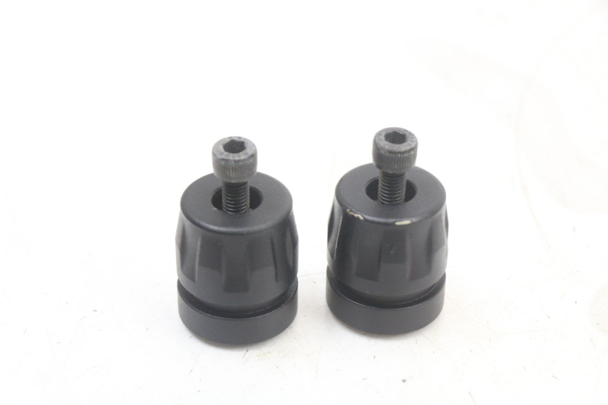 photo de EMBOUT DE GUIDON ROYAL ENFIELD SCRAM 411 (2022 - 2024) - Gros plan technique