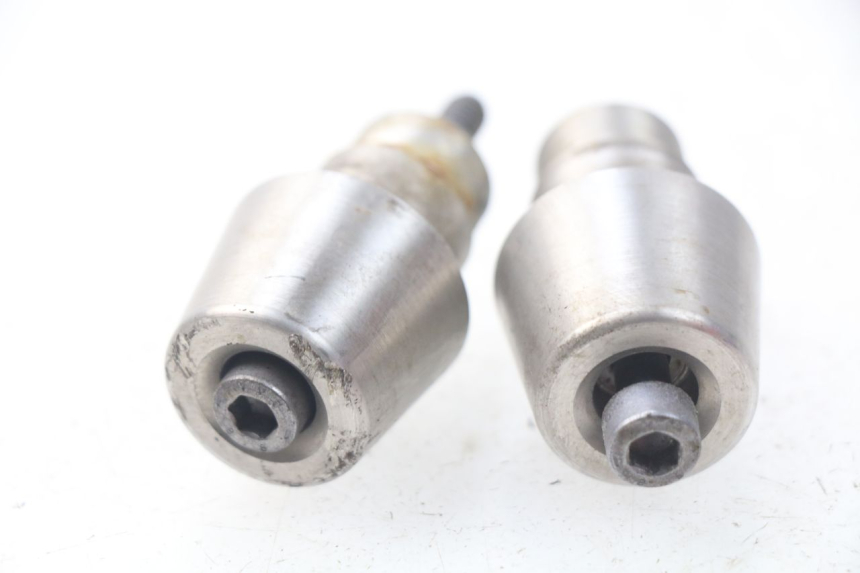 photo de EMBOUT DE GUIDON PEUGEOT SATELIS 300 (2012 - 2015) - Zoom état d’usage