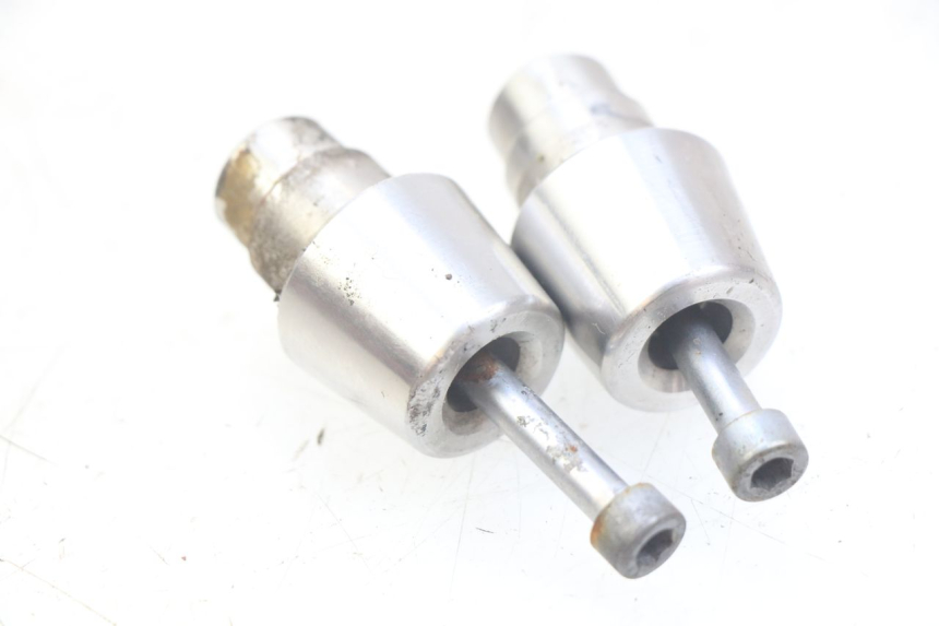 photo de EMBOUT DE GUIDON PEUGEOT SATELIS 125 (2010 - 2012) - Zoom état d’usage