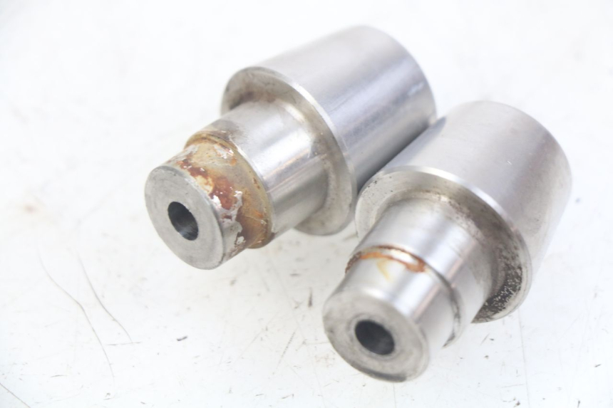 photo de EMBOUT DE GUIDON PEUGEOT SATELIS 125 (2010 - 2012) - Détail de la pièce