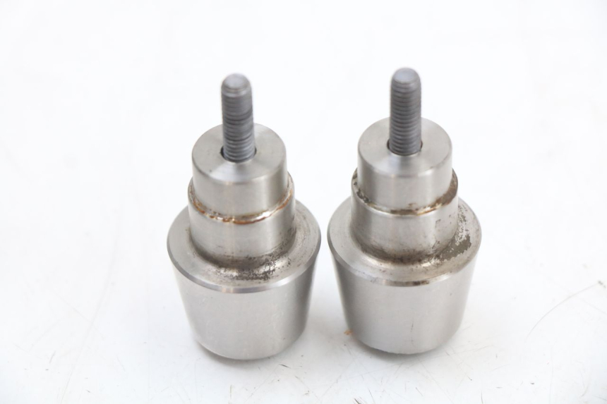 photo de EMBOUT DE GUIDON PEUGEOT SATELIS 125 (2010 - 2012) - Gros plan technique