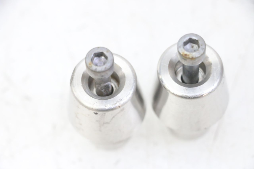 photo de EMBOUT DE GUIDON PEUGEOT SATELIS 125 (2013 - 2018) - Détail de la pièce