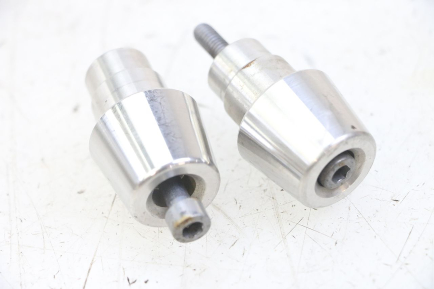 photo de EMBOUT DE GUIDON PEUGEOT SATELIS 125 (2013 - 2018) - Autre angle de vue