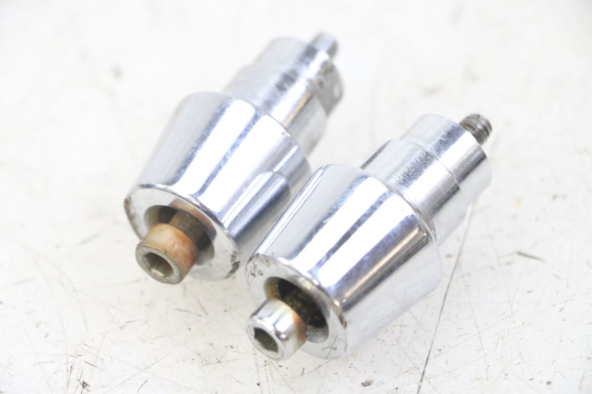 photo de EMBOUT DE GUIDON PEUGEOT SATELIS 125 (2013 - 2018) - Vue principale