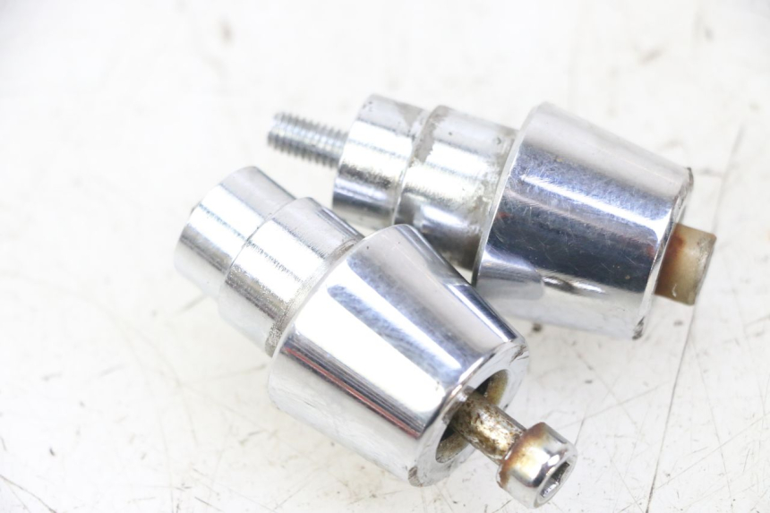 photo de EMBOUT DE GUIDON PEUGEOT SATELIS 125 (2013 - 2018) - Zoom état d’usage