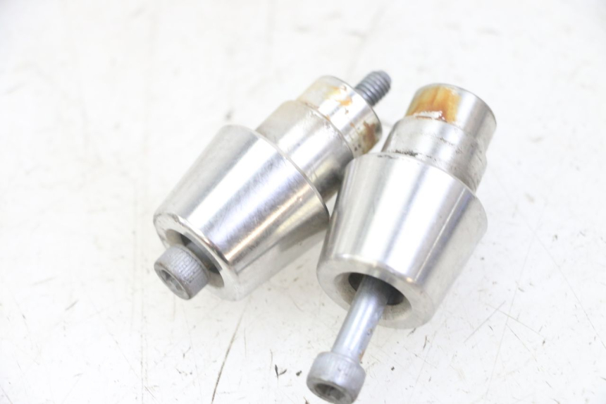 photo de EMBOUT DE GUIDON PEUGEOT SATELIS 125 (2013 - 2018) - Zoom état d’usage