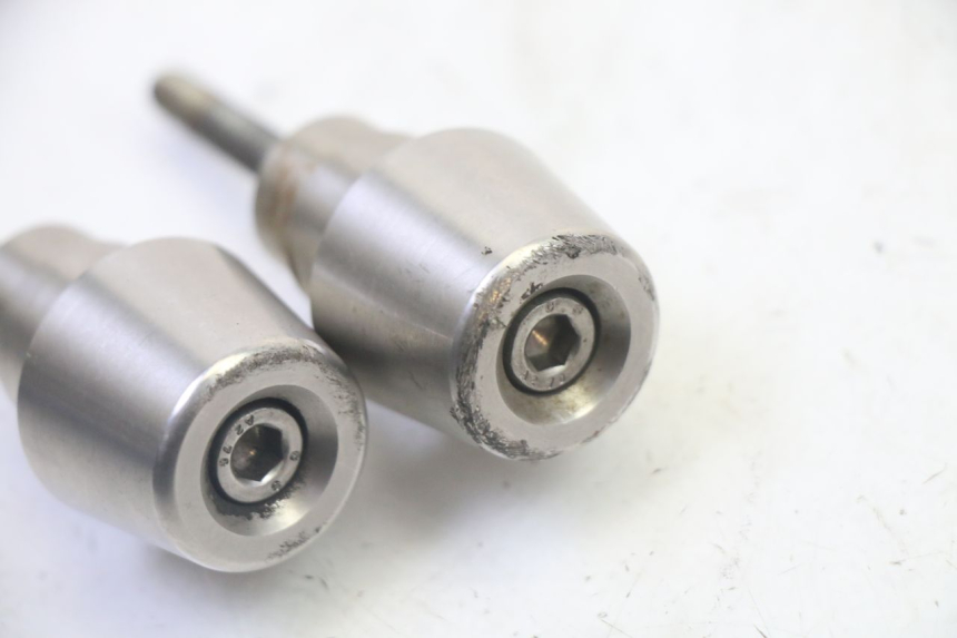 photo de EMBOUT DE GUIDON PEUGEOT SATELIS 125 (2006 - 2009) - Autre angle de vue