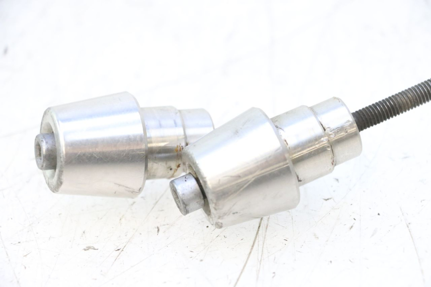 photo de EMBOUT DE GUIDON PEUGEOT SATELIS 125 (2006 - 2009) - Autre angle de vue