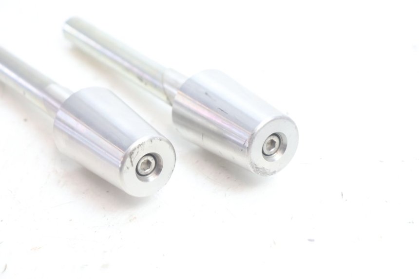 photo de EMBOUT DE GUIDON PEUGEOT SATELIS 125 (2006 - 2009) - Points de fixation