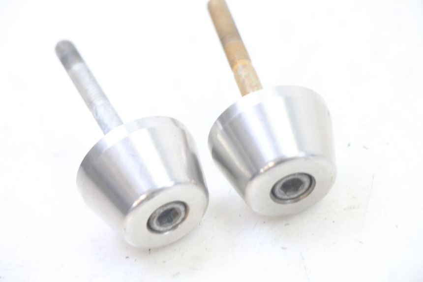 photo de EMBOUT DE GUIDON APRILIA SCARABEO GT TOURING 125 (1999 - 2005) - Détail de la pièce