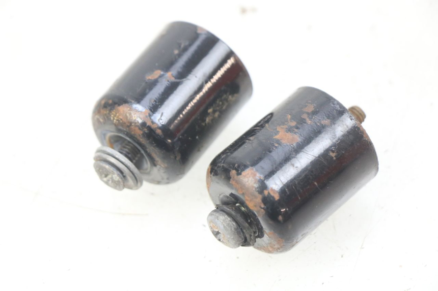 photo de EMBOUT DE GUIDON SUZUKI SIXTEEN 125 (2008 - 2010) - Zoom état d’usage